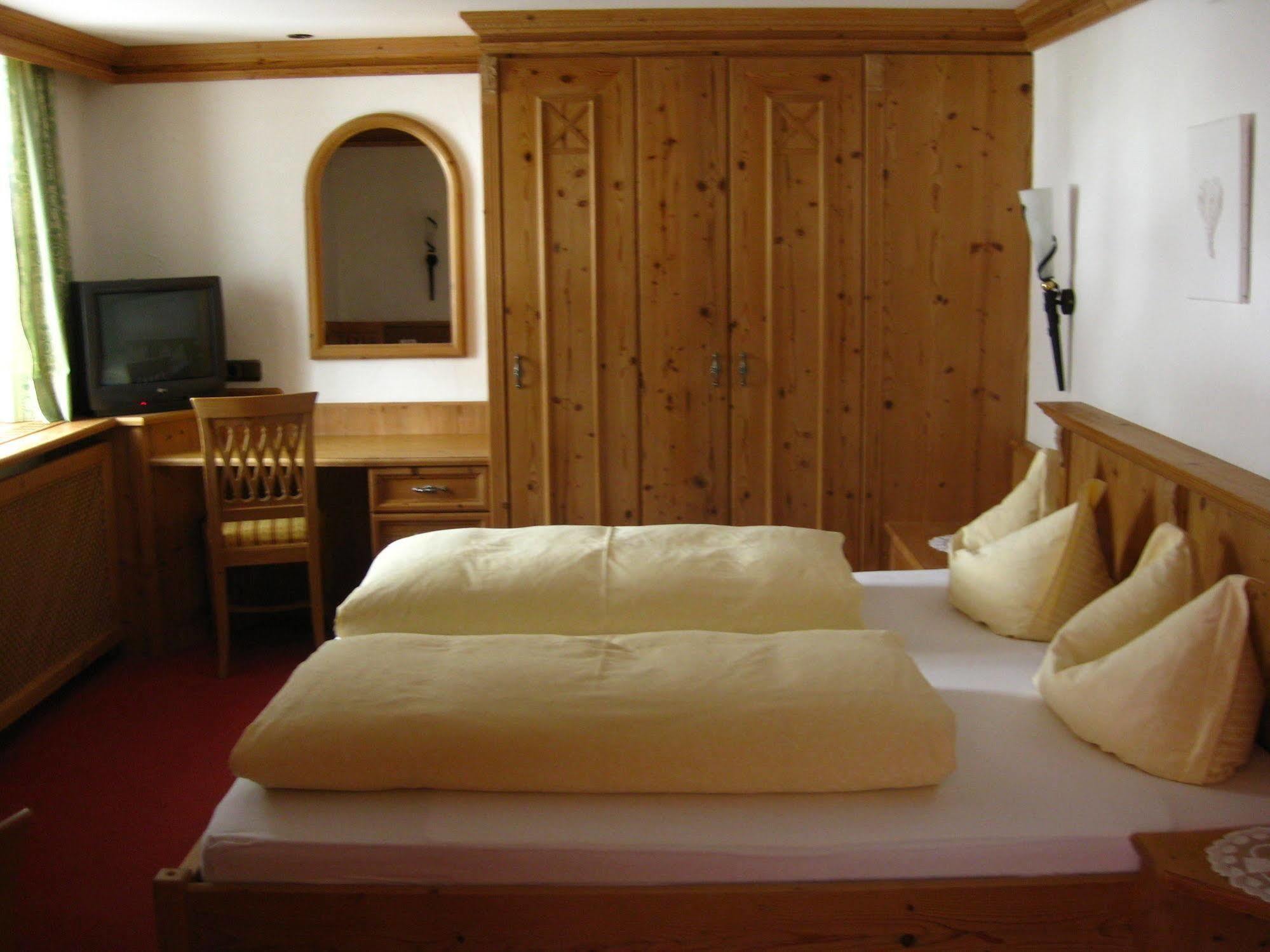 Motel Zum Schweizerbartl à Garmisch-Partenkirchen Extérieur photo