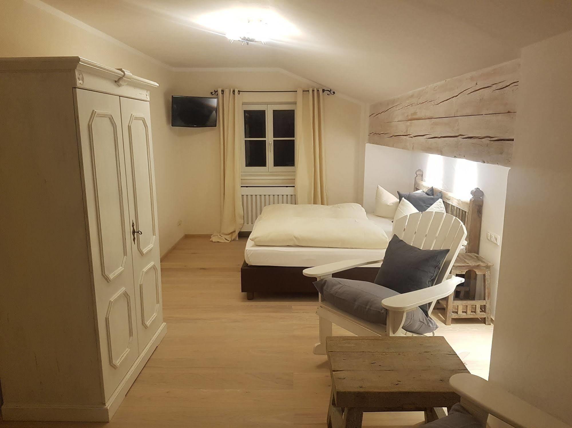 Motel Zum Schweizerbartl à Garmisch-Partenkirchen Extérieur photo