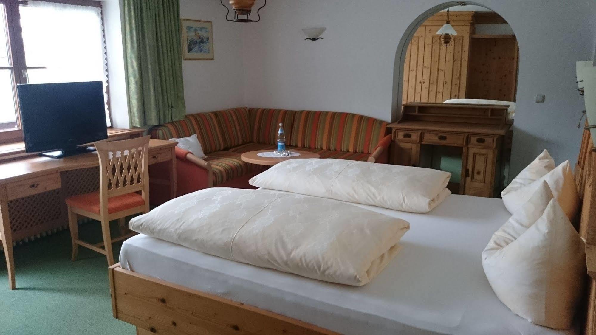 Motel Zum Schweizerbartl à Garmisch-Partenkirchen Extérieur photo